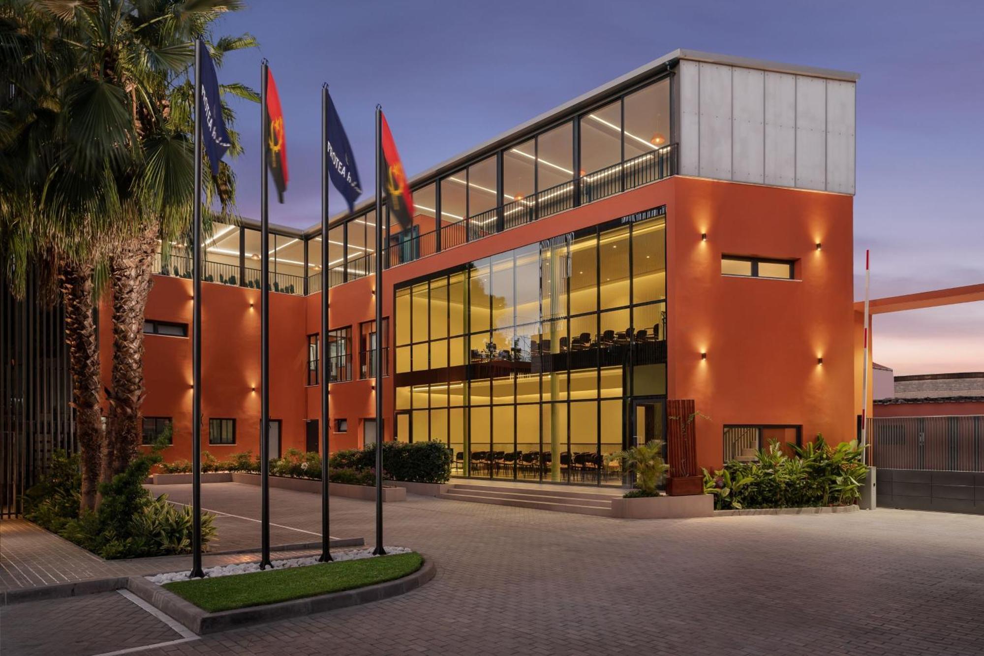 Protea Hotel By Marriott Luanda Eksteriør bilde