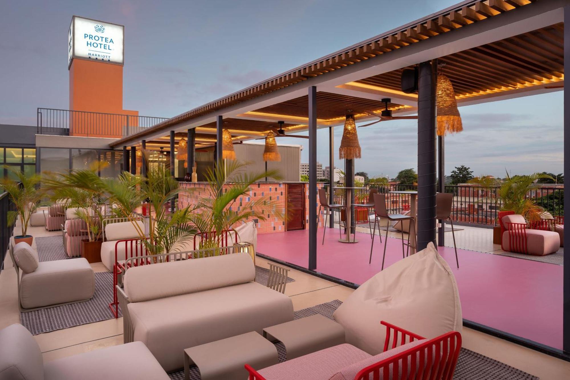 Protea Hotel By Marriott Luanda Eksteriør bilde